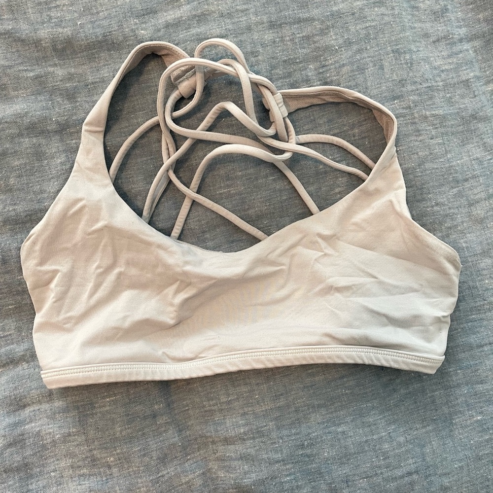 Lululemon Free to Be Bra